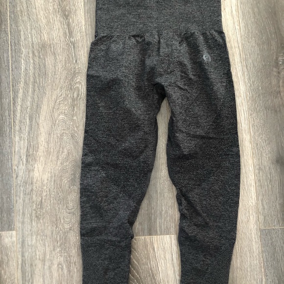 Exercise New/hardly worn workout clothes from ryderwear and women’s best large - Picture 5 of 15